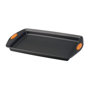 Rachael Ray Bakeware Nonstick Cake Pan With Lid and Cookie Sheet