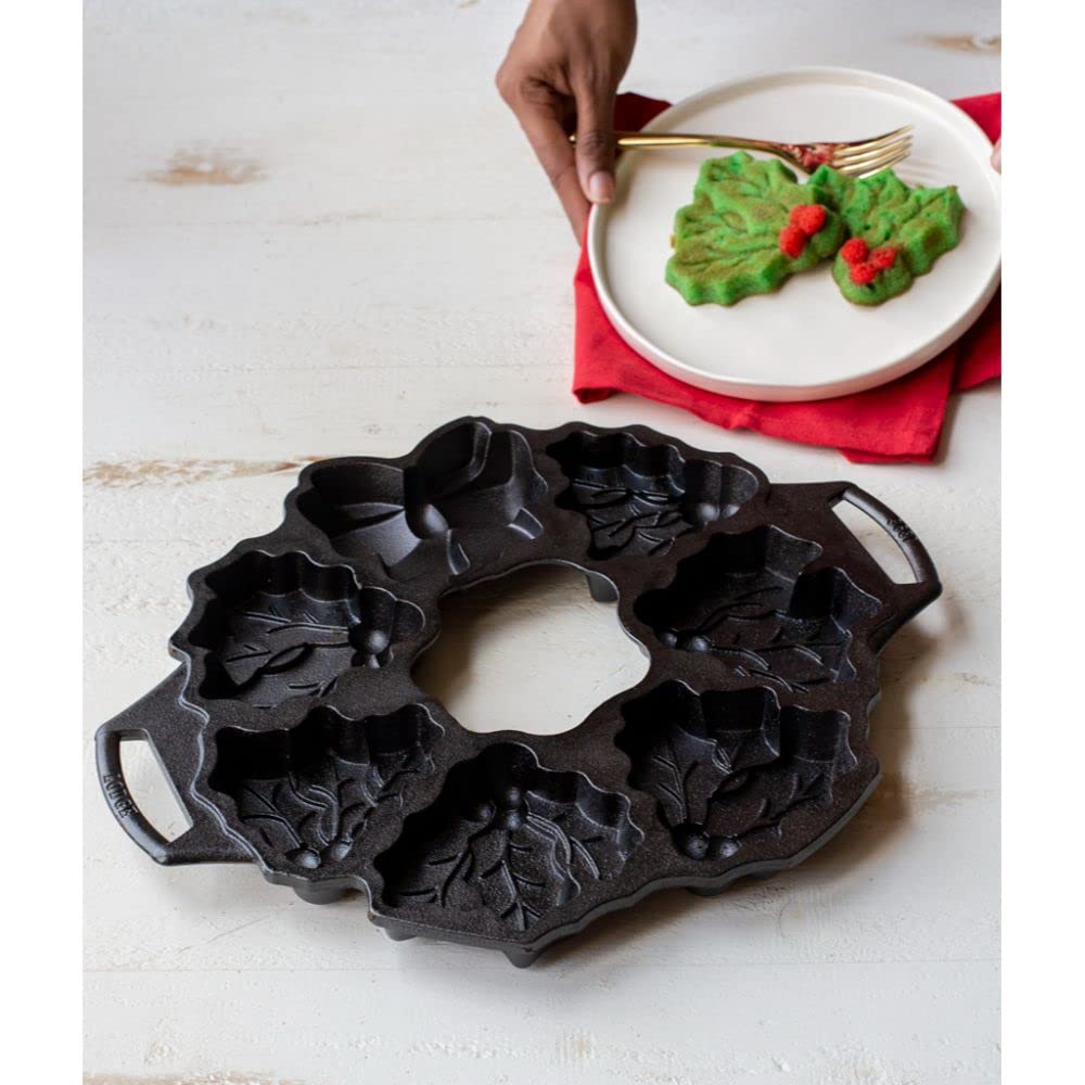 Lodge Cast Iron Holiday Wreath Pan 14.69 inch