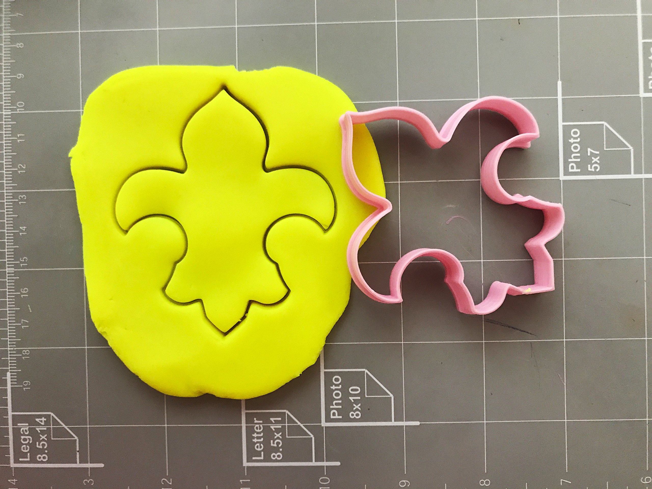 Fleur-De-Lis Cookie Cutter (3")