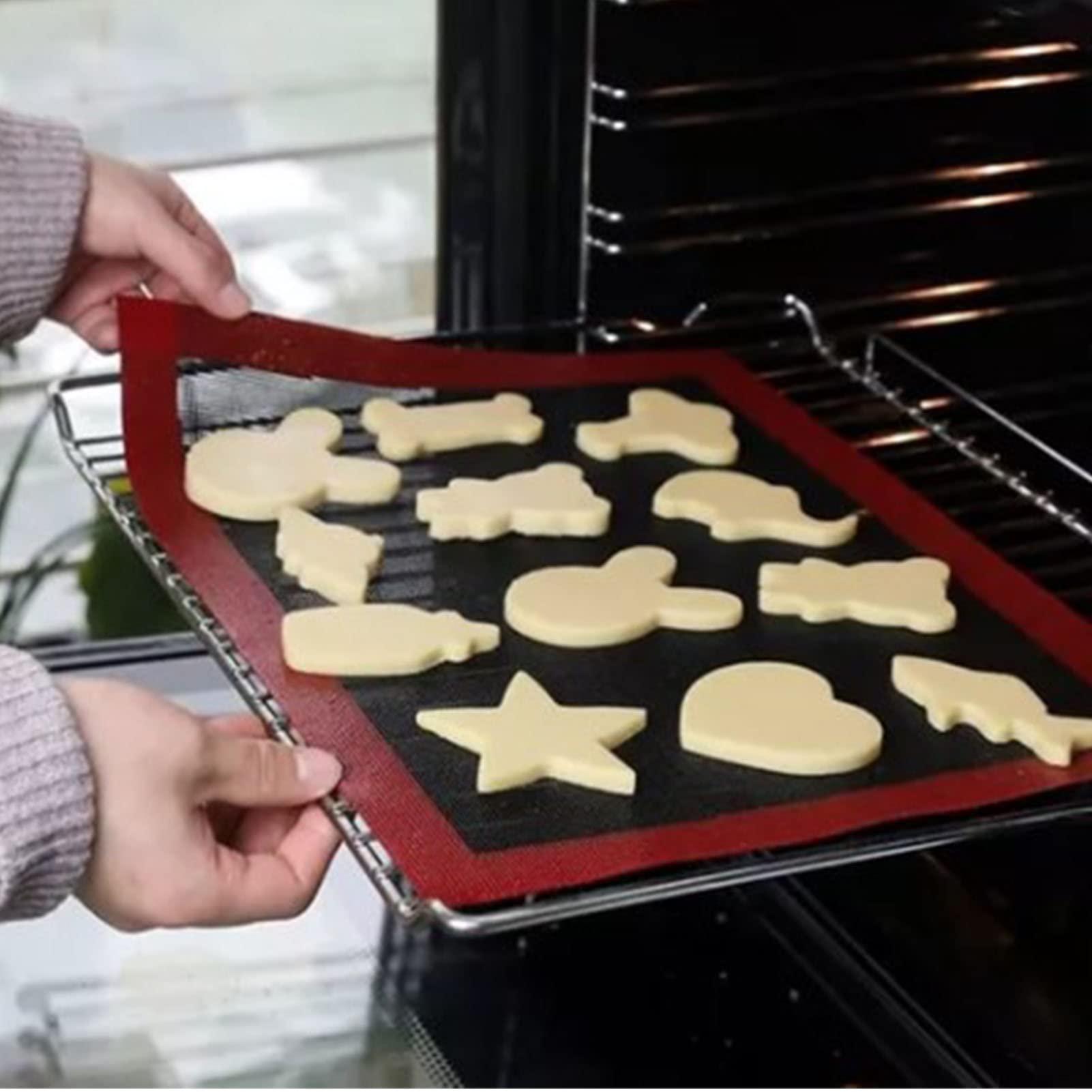 2 Pcs Baking Mat, 30x40cm Perforated Silicone Fiberglass Mat Biscuit Baking Pastry Baking Pan Mat Oven Liner Pad