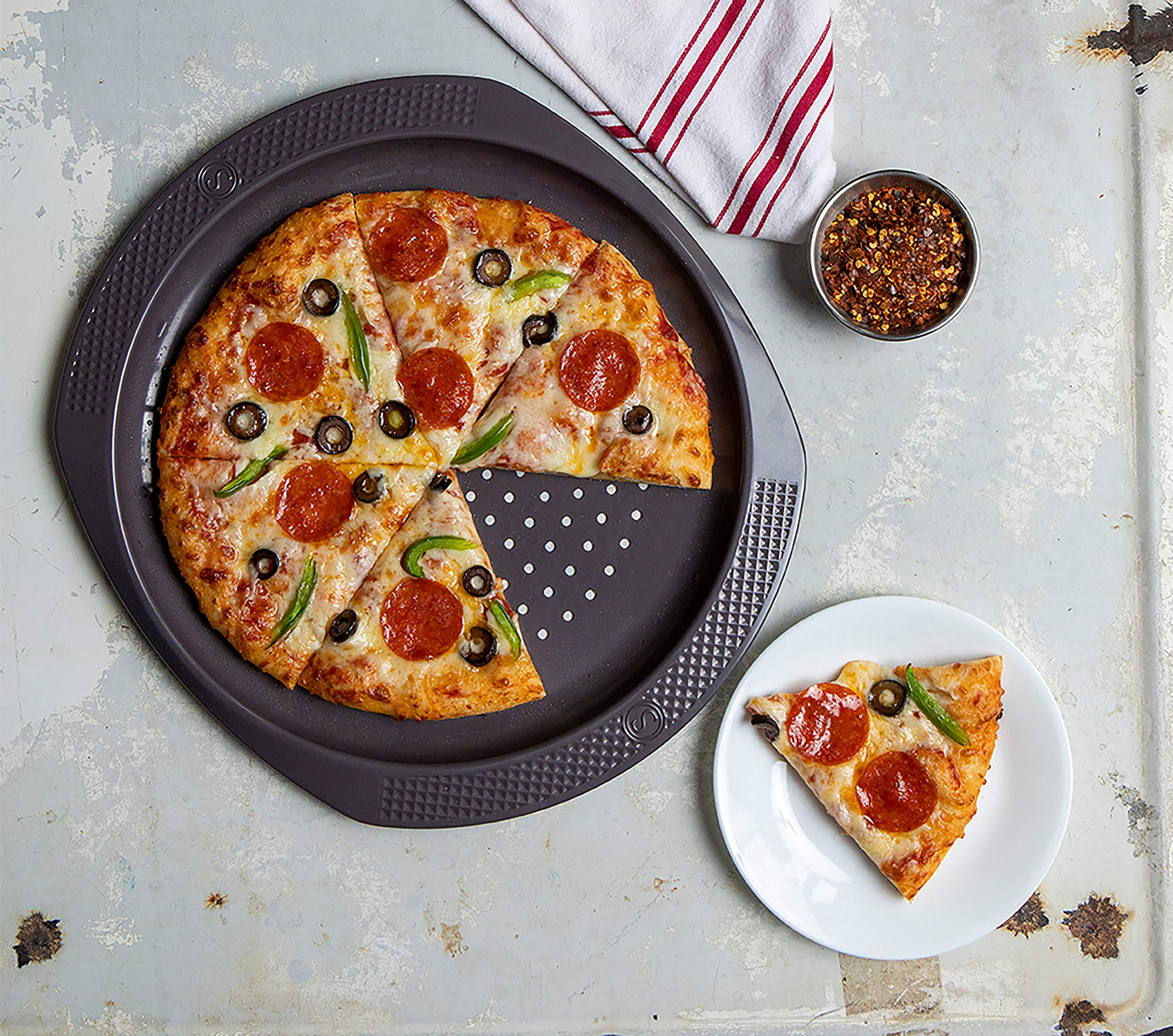 SAVEUR SELECTS 12-Inch Pizza Pan, Non-stick, Warp-resistant Carbon Steel, Dishwasher Safe, Artisan Bakeware Series