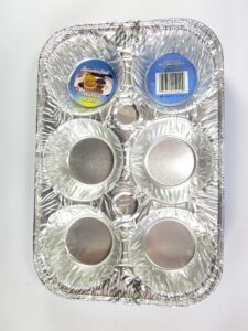 6 disposable aluminum muffin pans