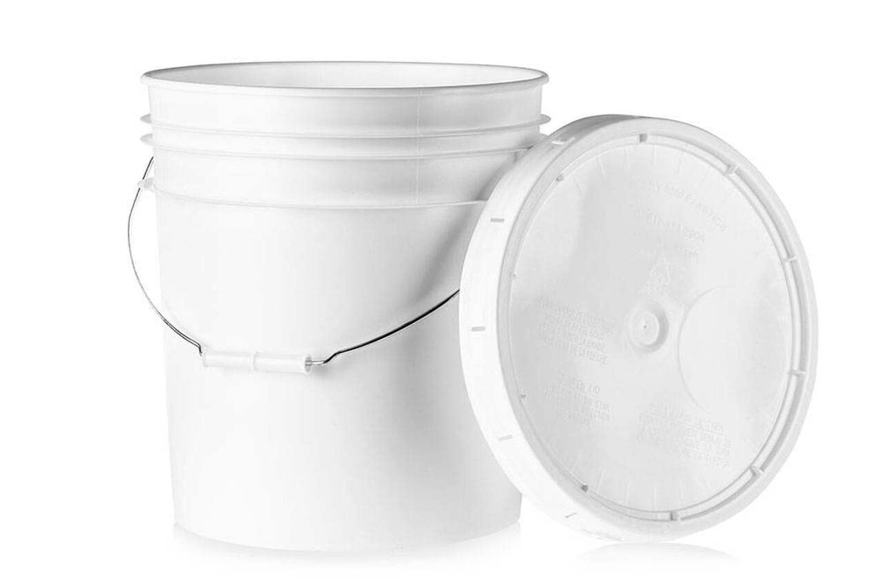 EPackage Supply 20 Liter Plastic Bucket with Lid I Heavy Duty I Food Storage, BPA-Free I All Purpose Pail I Heavy Duty I White (1 Count)