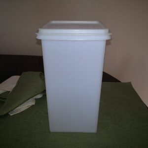 Tupperware Vintage Cracker Keeper Container with Sheer Lid