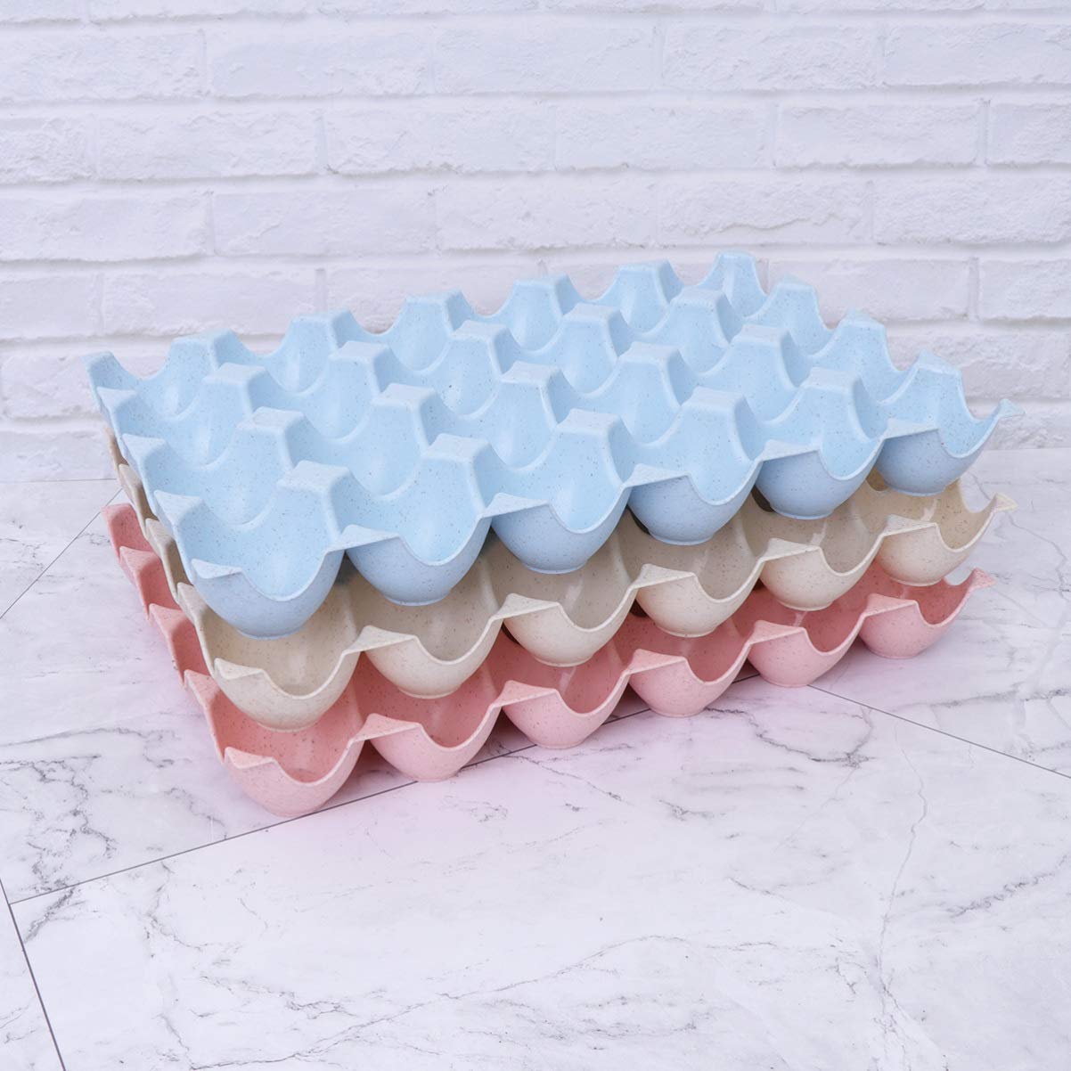 Cabilock 3pcs Dispenser Wheat Straw Breakage-proof Stackable Holder Rack Display Container Eggs for Crate Fridge Storing Tray Refrigerator Storage Random Grids Kitchen Plate Color Flats