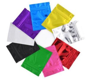 100 pcs colorful self sealing vacuum aluminum foil packaging bags ziplock mylar packing pouch wholesale heat sealing food grade sample storage bags pouches perfect for sample giveaway (7.5 * 6.5cm)