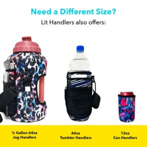 Lit Handlers Neoprene Water Bottle Sleeve - 16-24 oz Insulated Water Bottle Holder for Walking, Running, & Cycling - Soda Can Cooler & Beer Sleeve - Water Resistant Drink Covers, Love a Nurse