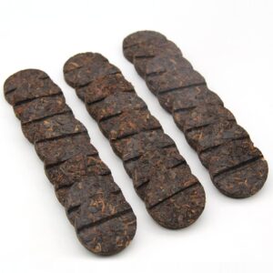 LWXLJMJZC－(24 Cakes-96 Cups) Pu-erh Tea in Bamboo Leaf Tube -Ripe Puerh Tea Cake -Easily Divided into Halves or Quarters-Shu Puer Tea-Ripe Puerh Tea Mini Cakes (200g/7.1 oz)