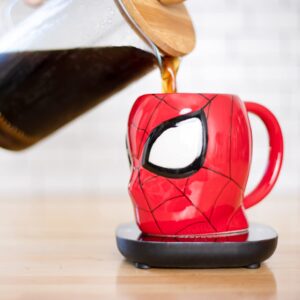 uncanny brands spider-man mug warmer with spidey molded mug – keeps your favorite beverage warm - auto shut on/off