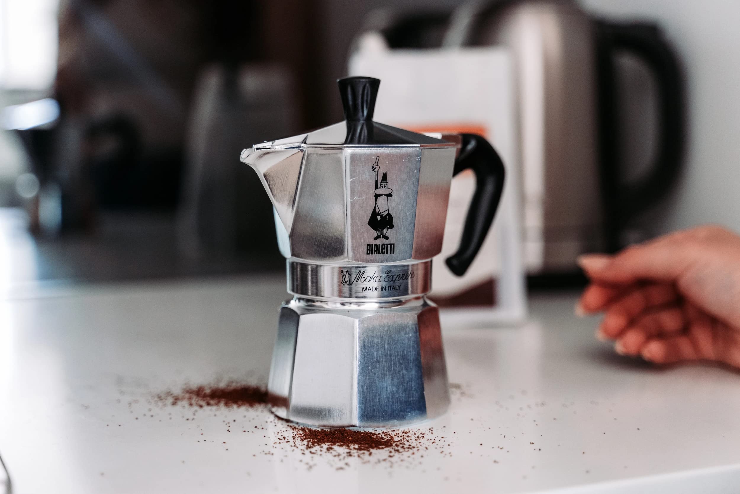 Bialetti Express Moka Pot, 6 -Cup & Coffee, Aluminum Silver