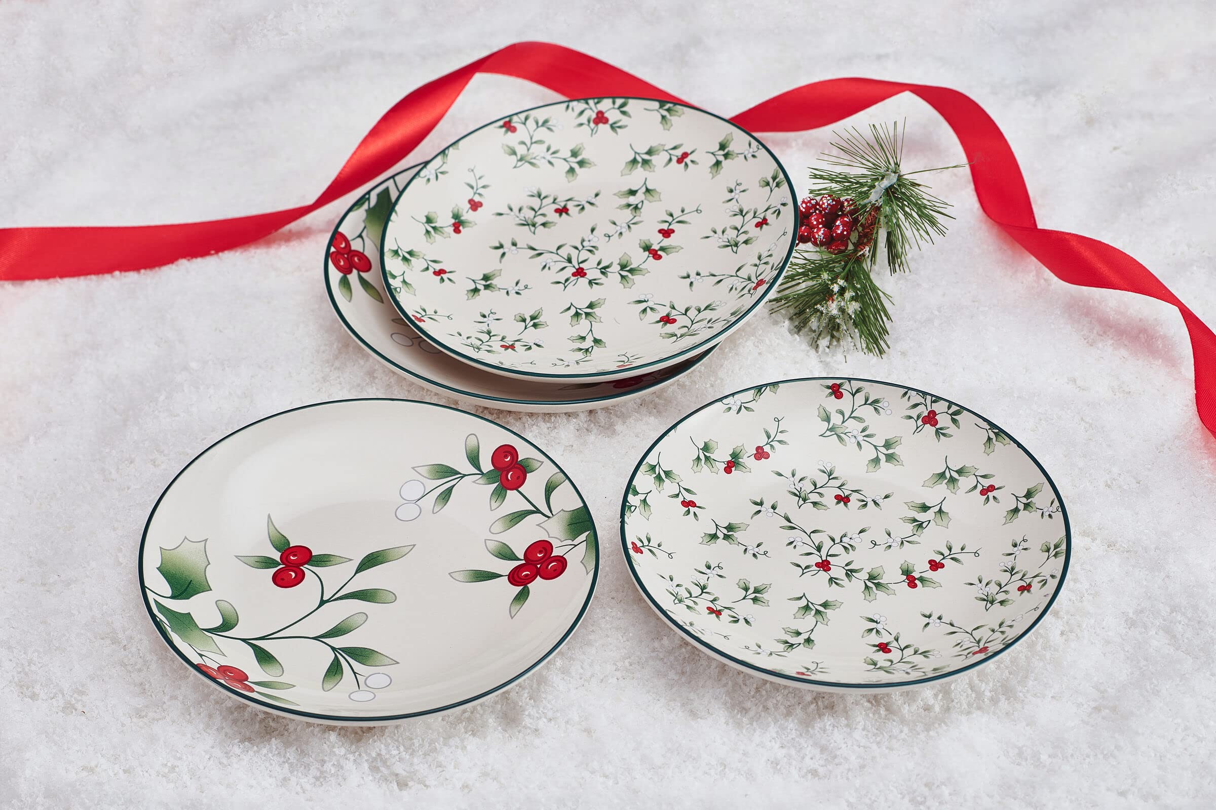 Pfaltzgraff Winterberry Holiday Set of 4 Assorted Appetizer Plates, 6 Inch, Multicolored