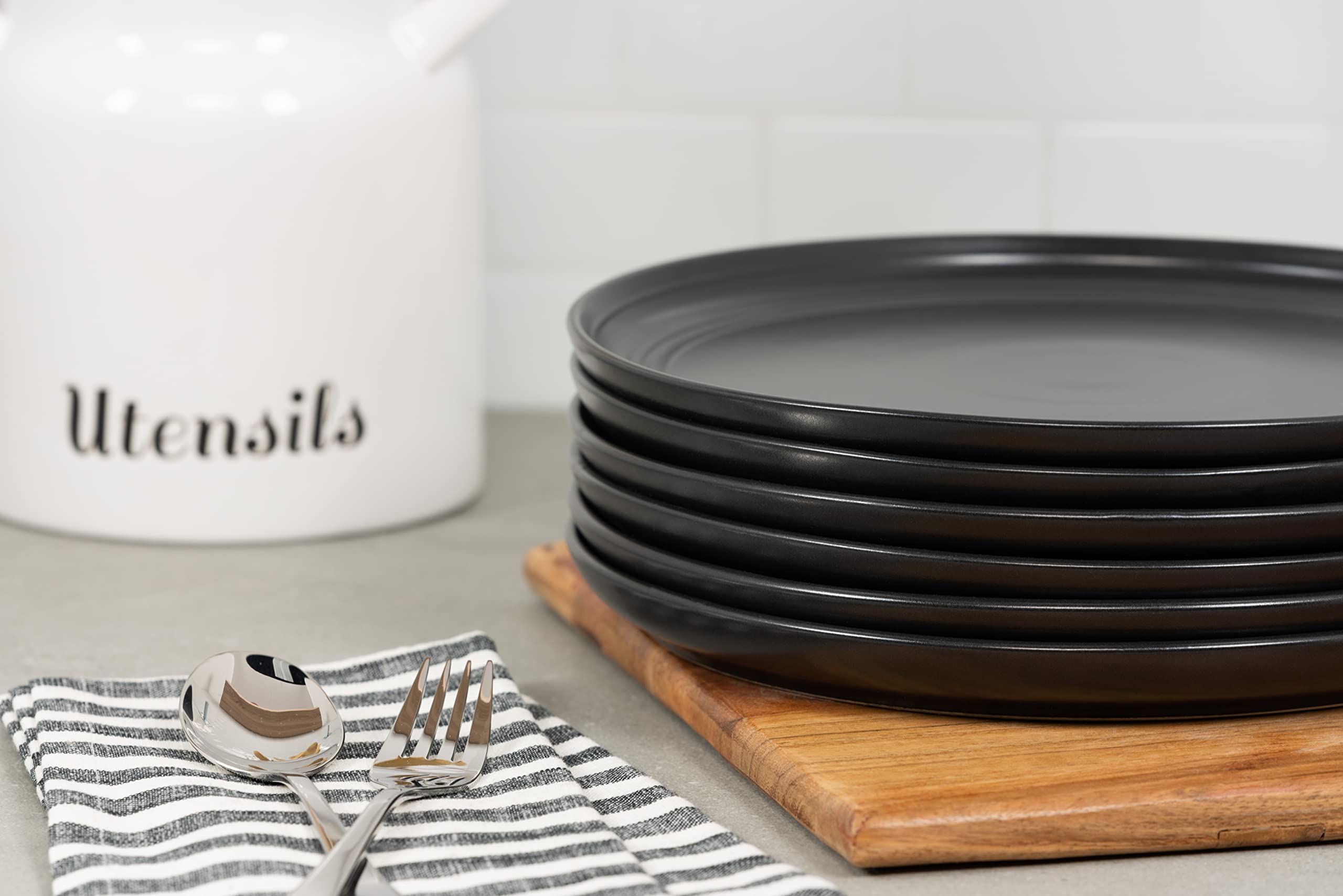 Double Line 10.5" Dinner Plate, Set of 6, Matte Black