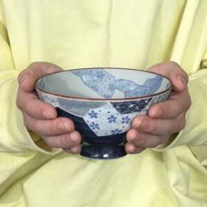 MINO WARE JAPAN Traditional Style Japanese Ceramics Rice Bowl Chawan Pottery, Dishwasher Microwave Safe Made in Japan (Yuuzen, Medium (oohira))