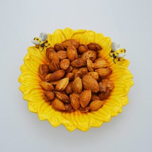 Sizikato Porcelain Nut Bowl for Living Room, 6-Inch Sunflower Shaped Snack Bowl with Bee Figurine