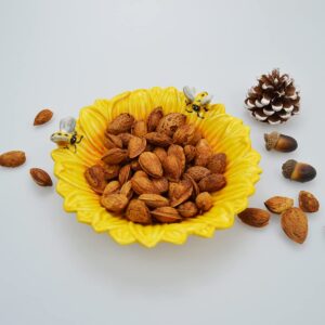 Sizikato Porcelain Nut Bowl for Living Room, 6-Inch Sunflower Shaped Snack Bowl with Bee Figurine