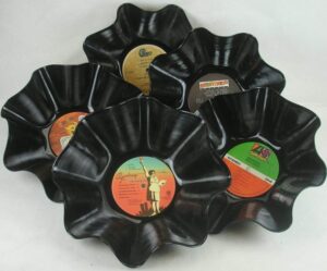 it's our earth, inc. set of 5 record bowls - rock & roll music 1970s/80s recycled vinyl lps