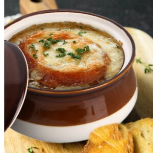 ZOOFOX Set of 4 French Onion Soup Bowls, 16 Ounce Soup Crock with Handle and Lid, Ceramic Soup Crock Oven Safe for Soup, Beef Stew, Chilli