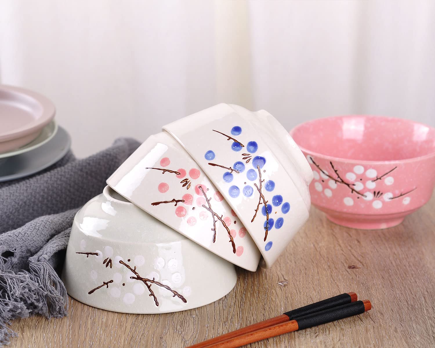 VanEnjoy Set of 4 Japanese Style Ceramic Rice Bowl,4 Assorted Color Cherry Blossoms Among Snow Flake Pattern Bowls Set