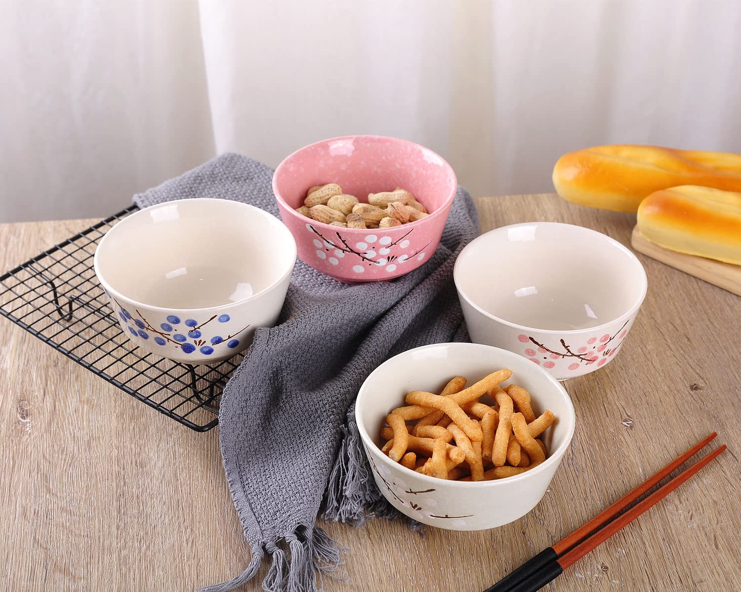 VanEnjoy Set of 4 Japanese Style Ceramic Rice Bowl,4 Assorted Color Cherry Blossoms Among Snow Flake Pattern Bowls Set