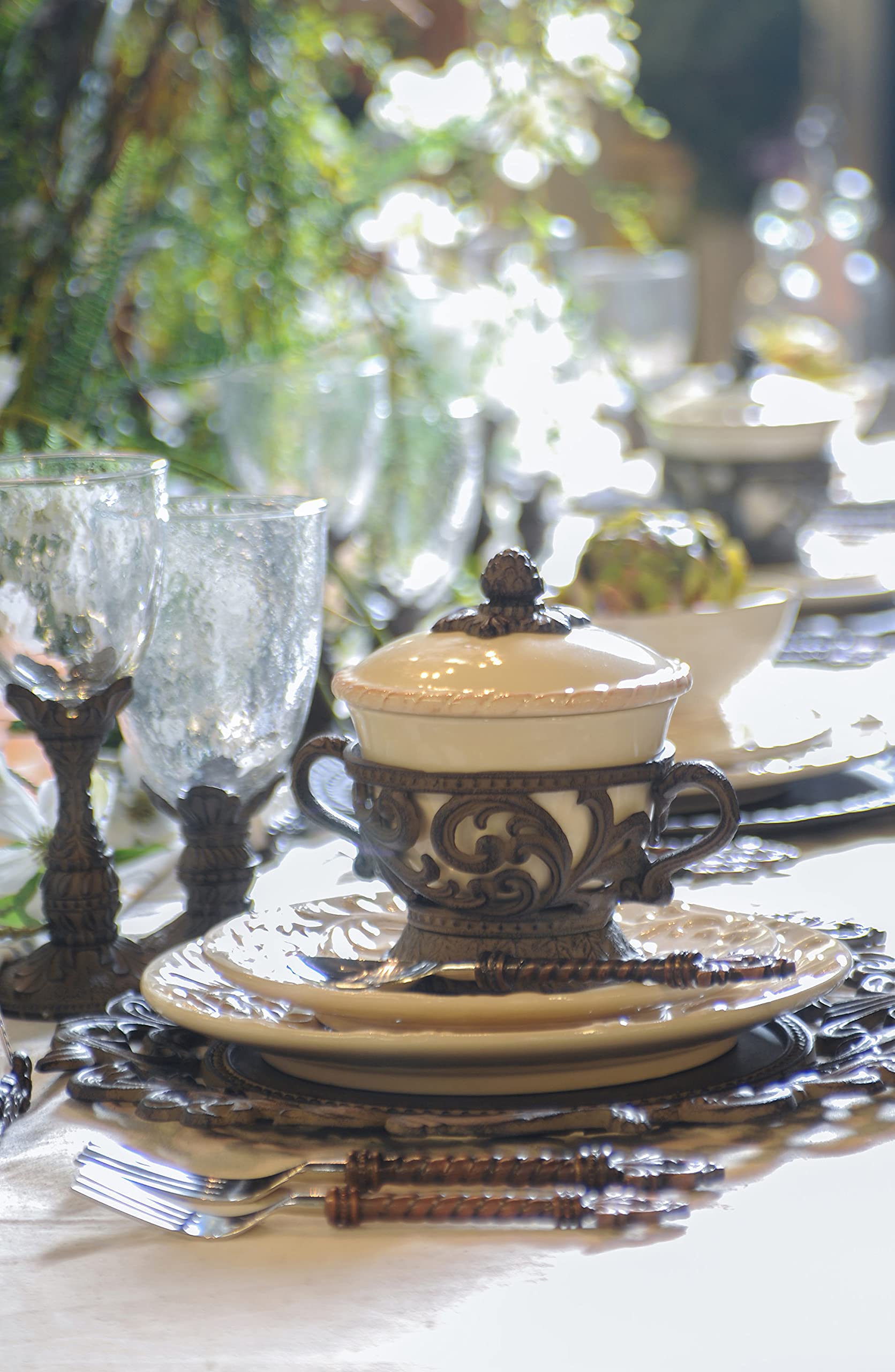 GG Collection Cream Ceramic Bowl and Lid with Detailed Ornate Acanthus Leaf Motif Base