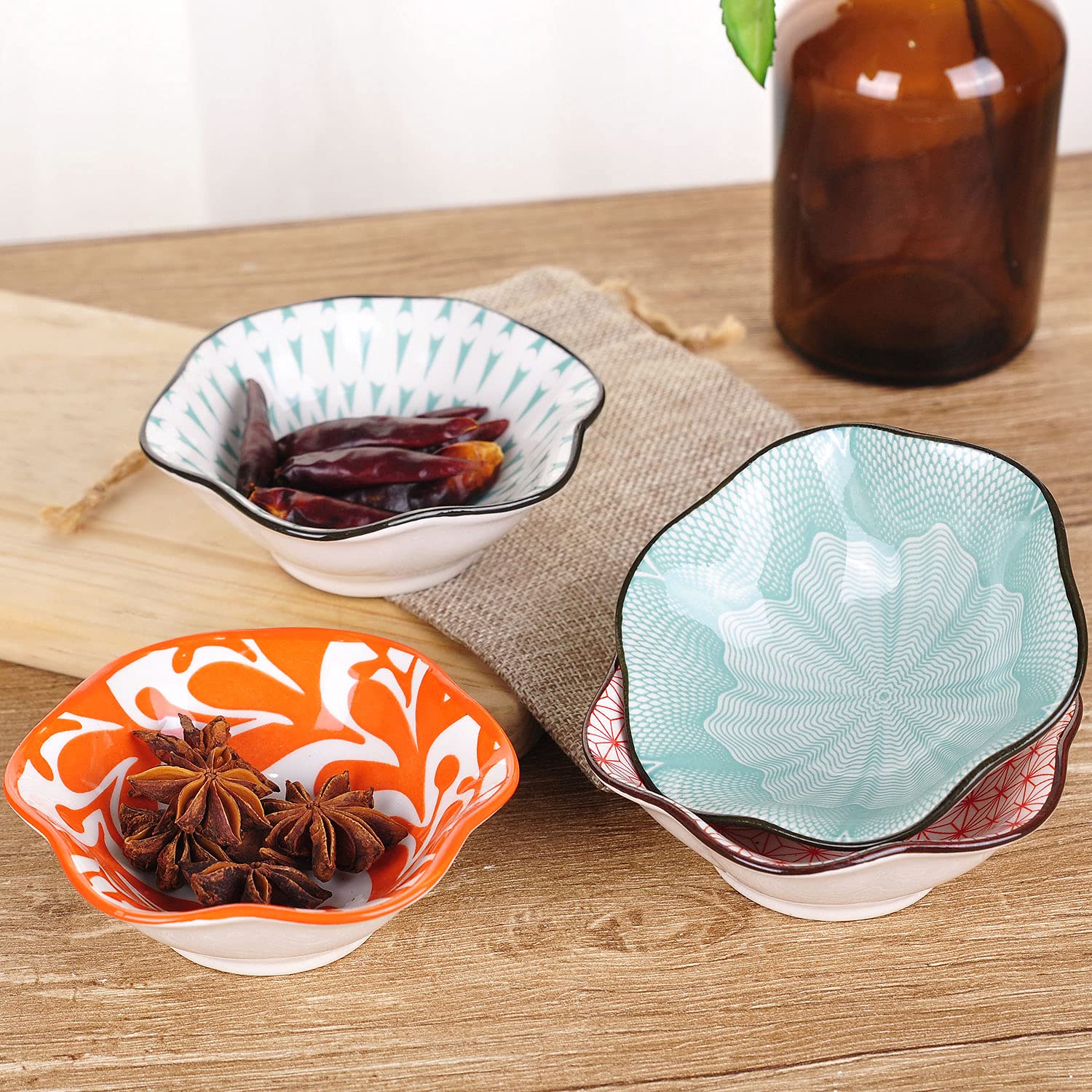 VanEnjoy Modern Style Ceramic Japanese Dipping Bowl Soy Sauce Seasoning Dishes Soy Dipping Sauce Dishes Set of 4