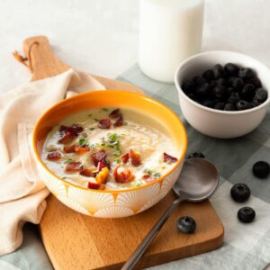 DOWAN Ceramic Cereal Bowls, Vibrant Color Soup Bowls, 26 Ounce Porcelain Kitchen Bowls for Cereal Soup Rice Pasta Salad and Dessert, Dishwasher & Microwave Safe, Set of 4