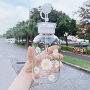 jzsmy 480ml milk juice cute water bottle with scale 2 lids little daisy matte portable transparent water cup glass bottles creative handy cup with straw and straw plug (transparent 6 flowers)