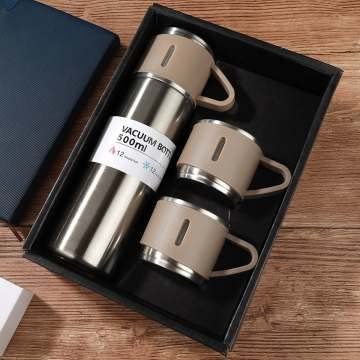 Stainless Steel Vacuum Flask Thermos Mug Gift Set, Coffee & Tea Cup 17-ounce Travel Tumbler Drinking Car Mug (Brown)