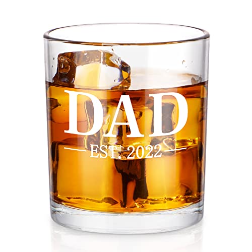 Futtumy Dad Est 2022 Whiskey Glass, Dad Gift for Men Father Dad New Dad Husband from Son Daughter Wife, Father Scotch Glass for Father’s Day Birthday Christmas Retirement, 10 Oz