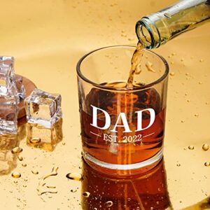 Futtumy Dad Est 2022 Whiskey Glass, Dad Gift for Men Father Dad New Dad Husband from Son Daughter Wife, Father Scotch Glass for Father’s Day Birthday Christmas Retirement, 10 Oz