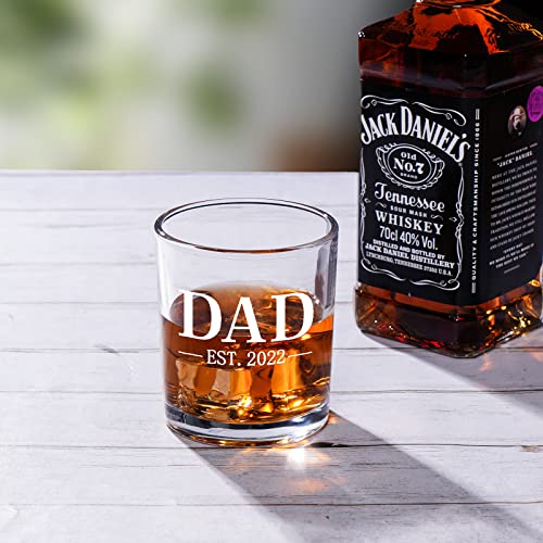 Futtumy Dad Est 2022 Whiskey Glass, Dad Gift for Men Father Dad New Dad Husband from Son Daughter Wife, Father Scotch Glass for Father’s Day Birthday Christmas Retirement, 10 Oz