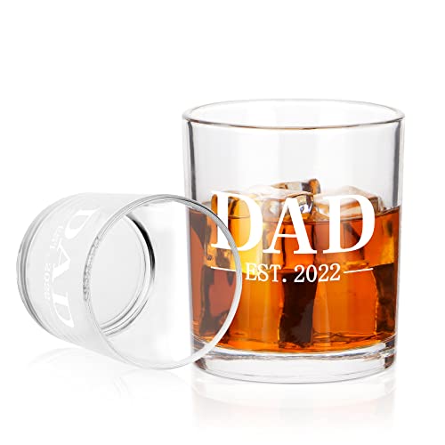 Futtumy Dad Est 2022 Whiskey Glass, Dad Gift for Men Father Dad New Dad Husband from Son Daughter Wife, Father Scotch Glass for Father’s Day Birthday Christmas Retirement, 10 Oz