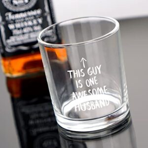 Modwnfy Funny Husband Gift Whiskey Glass, This Guy Is one Awesome Husband Old Fashioned Glass, Valentines Gift for Men Him from Wife, Birthday Idea for Hubby Husband Boyfriend, Fathers Day Christmas