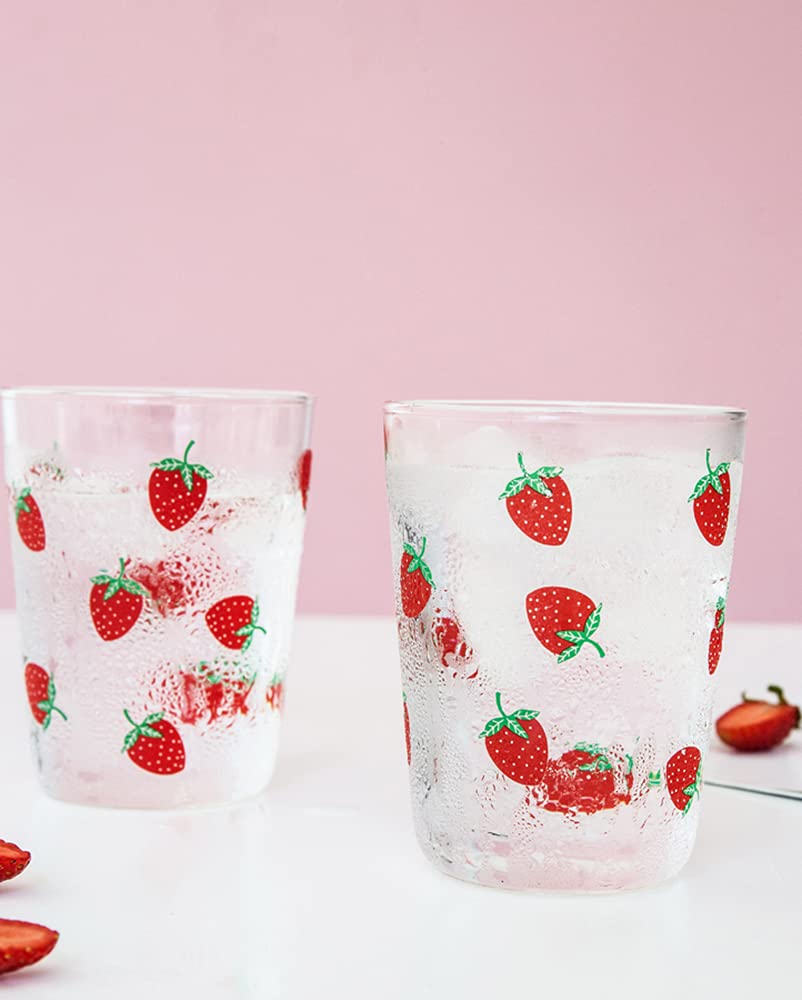 Sizikato Set of 2 Clear Glass Tumbler, 11 Oz Iced Tea Glass, Cute Strawberry Pattern