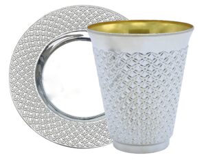 exquisite 100 pcs - 50 sets of 5.5 oz disposable plastic kiddush cup and tatz silver cup and saucer set for passover, shabbat, wedding, brit and year round - bulk pack