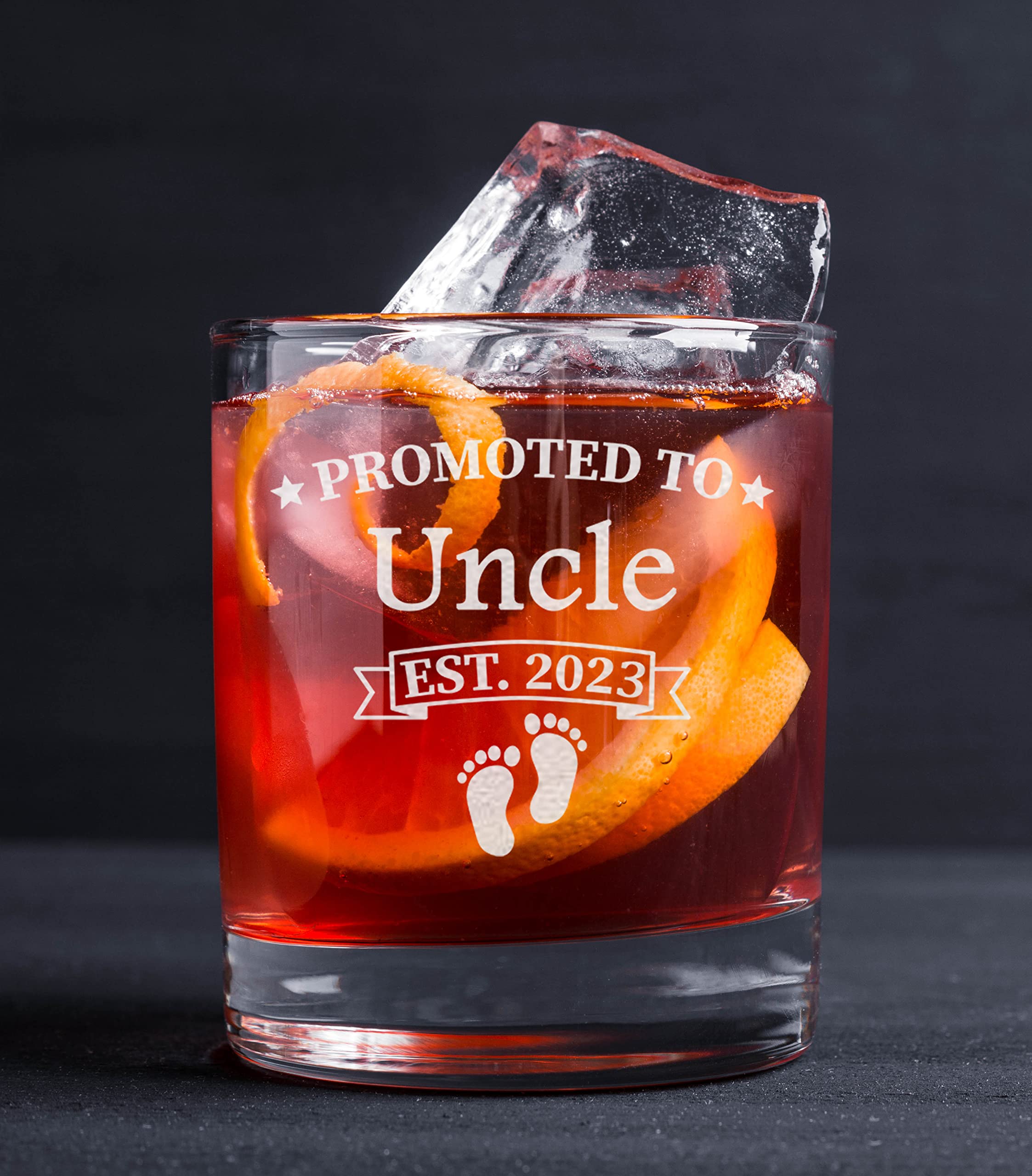 CARVELITA Promoted To Uncle Est 2023 - Uncle Whiskey Glass - 11oz Old Fashioned Bourbon Rocks Glass - Uncle Pregnancy Announcement - Gifts For First Time Uncle - Baby Reveal Gift For Brother