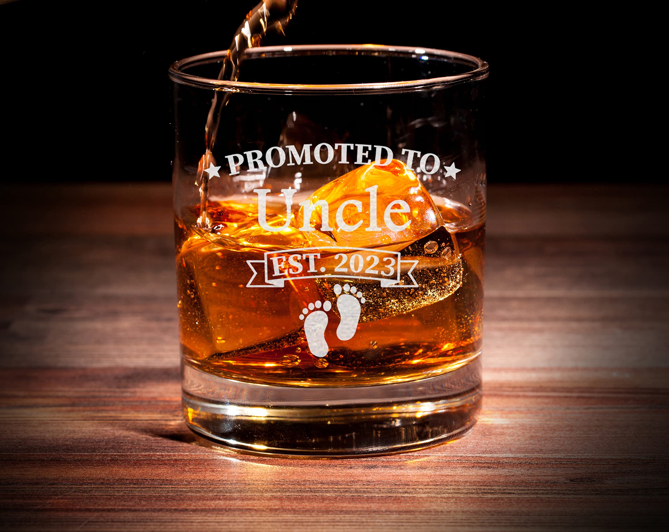 CARVELITA Promoted To Uncle Est 2023 - Uncle Whiskey Glass - 11oz Old Fashioned Bourbon Rocks Glass - Uncle Pregnancy Announcement - Gifts For First Time Uncle - Baby Reveal Gift For Brother