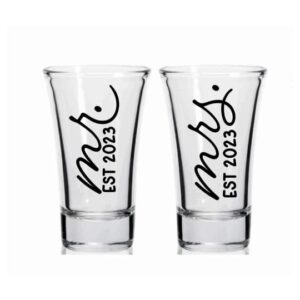 jemley mr. and mrs. est 2023 shot glasses bride and groom shot glasses wedding shot glasses 2oz shot glasses set of two mr. and mrs. engagement present wedding shot glasses | bridal shower gift