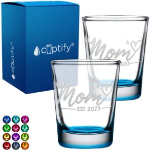 cuptify baby shower gifts new mom est 2023 2oz light blue bottom etched shot glasses set of 2 engraved party favors birthday gift for mom, women, mothers day