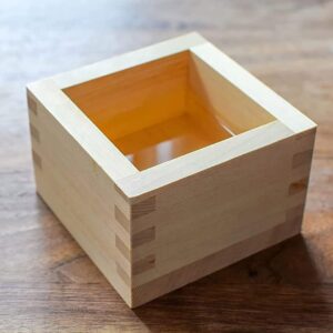 TIKUSAN Wooden Sake Cups Masu Japanese Hinoki Wood Sake Box Made in Japan (6.1 fl oz(1go))