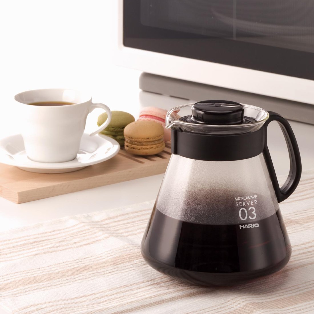 Hario V60 Glass Range Coffee Server Pour Over Carafe Microwave Safe 800mL, Black