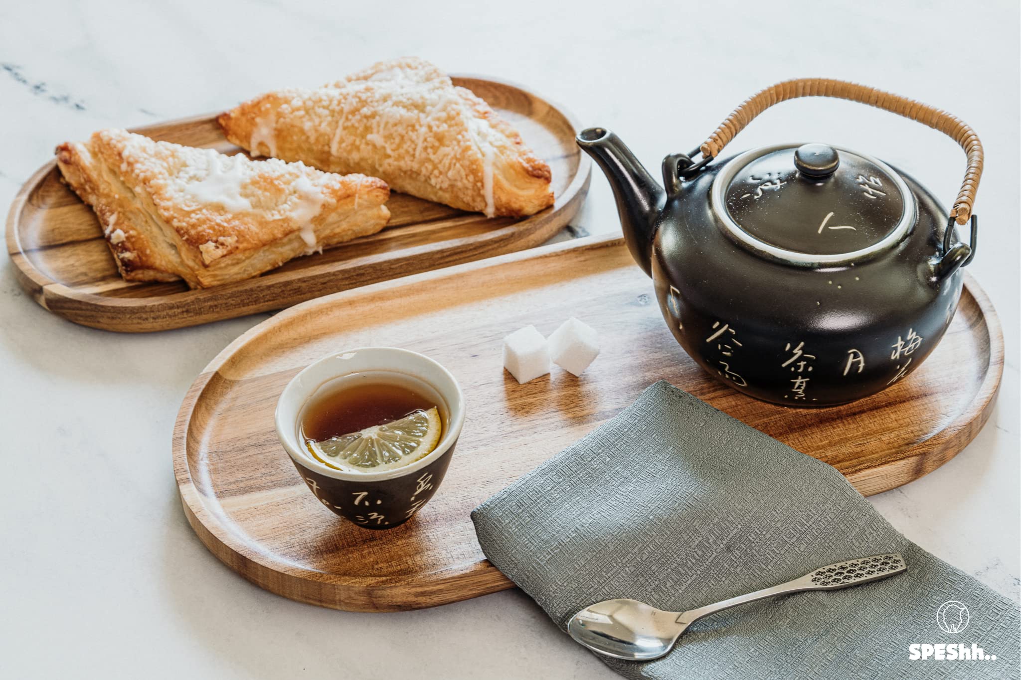 SPEShh Acacia Wooden Serving Trays Set of 2 - Rectangular Oval Shaped Wood Plates for Charcuterie Cheese Bread Fruit Vegetable Dip Sushi - Rustic Serving Platter Shallow Dishes -14x7 & 11x5.5 in.