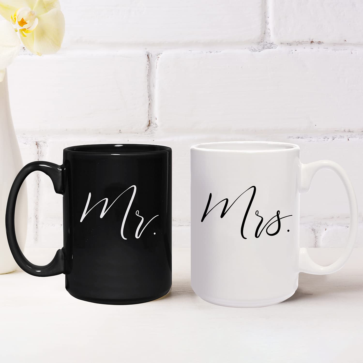 Canopy Street Mr And Mrs Matching Mugs / 2 Jumbo 15 Ounce White And Black Ceramic Mugs/Elegant Coffee Cup Gift Set/One Black Mug And One White Mug