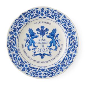 spode king charles iii coronation commemorative plate commemorative memorabilia, souvenirs, or gift | home decoration | dishwasher and microwave safe | made in england