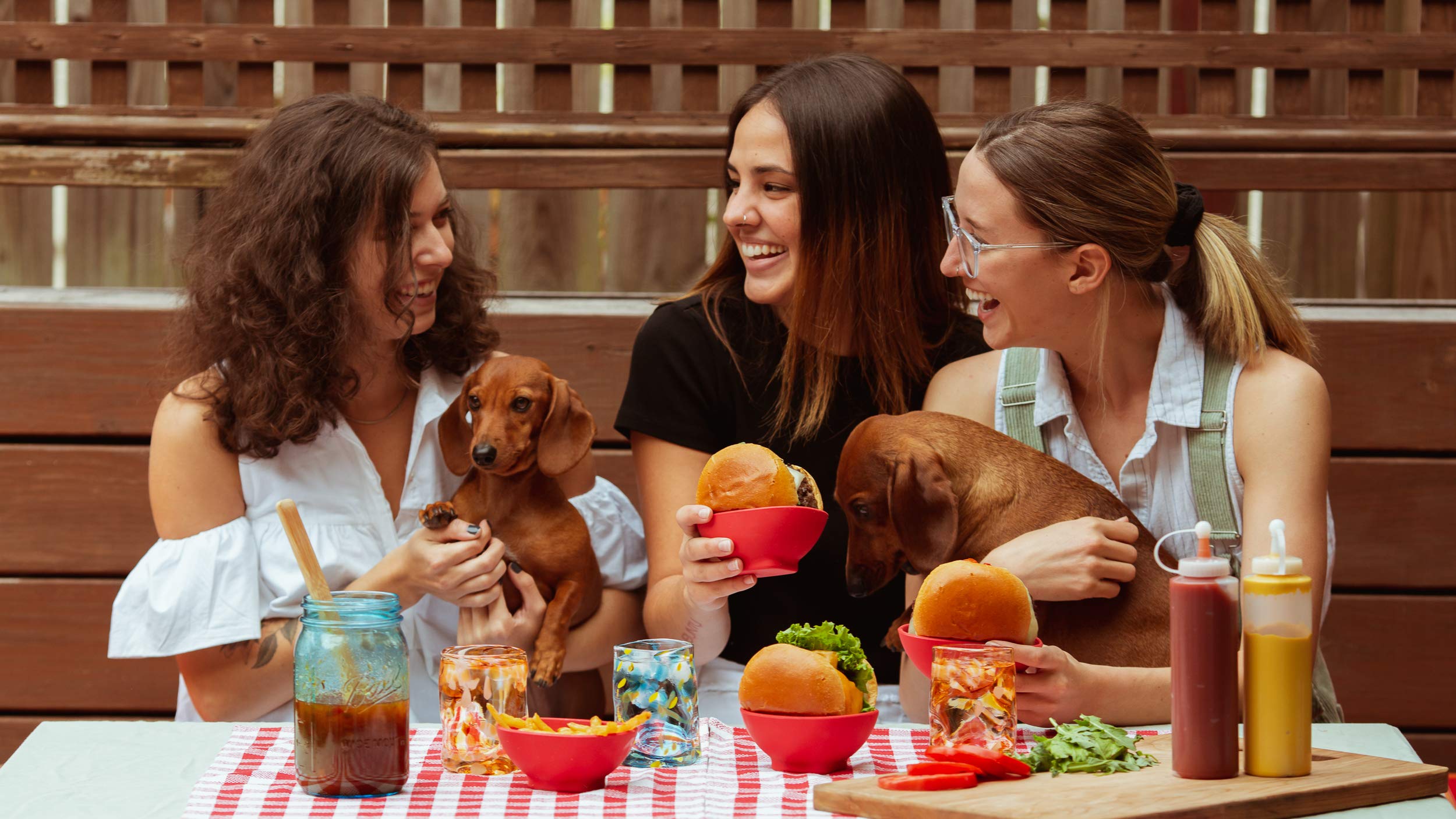 Burger Buddy Sandwich Holders 4 Pack, Flexible Silicone Bowls for Holding Hamburgers, Sloppy Joes, BBQ and Snacks, Heat Resistant and Microwave Safe, Reusable