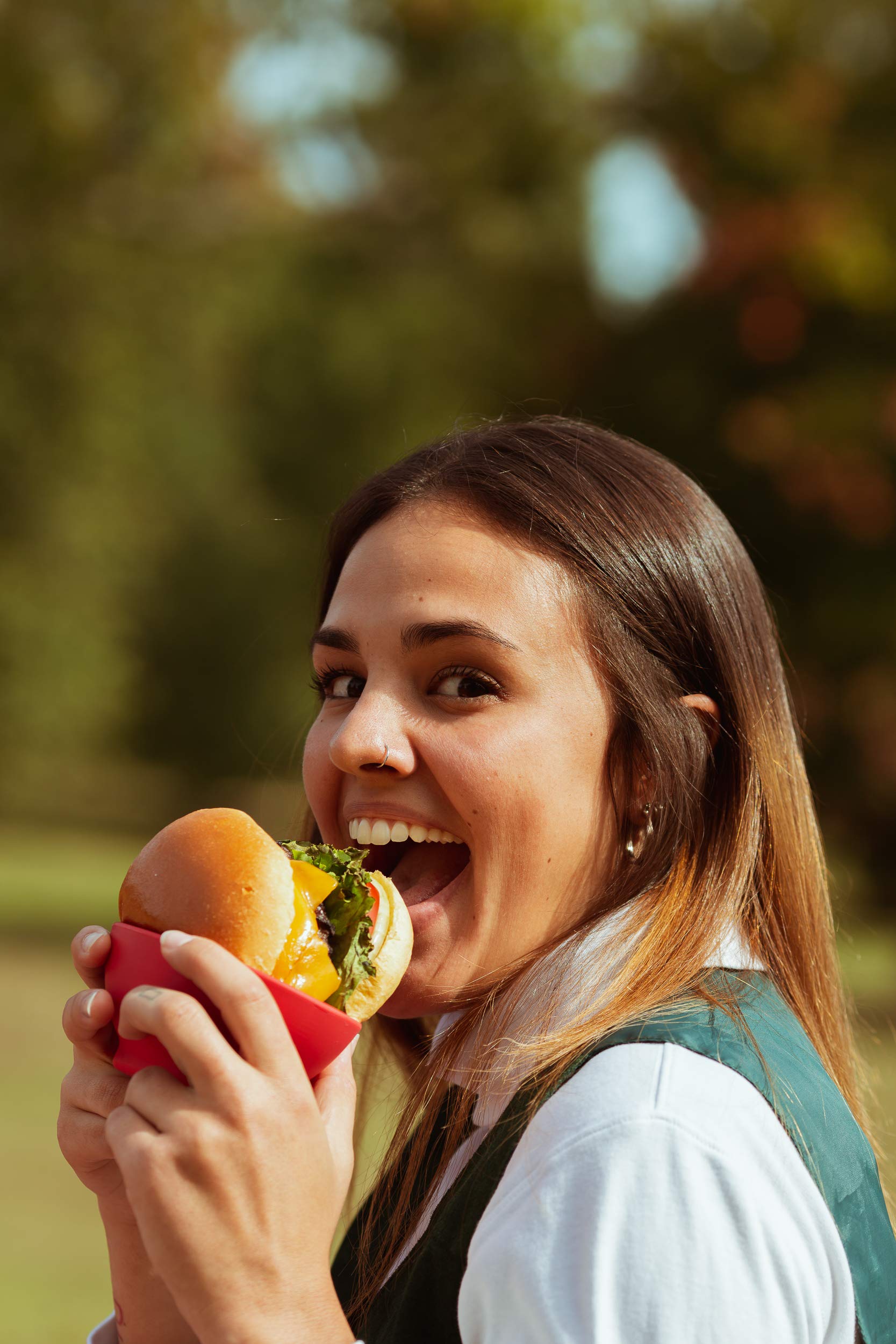 Burger Buddy Sandwich Holders 4 Pack, Flexible Silicone Bowls for Holding Hamburgers, Sloppy Joes, BBQ and Snacks, Heat Resistant and Microwave Safe, Reusable