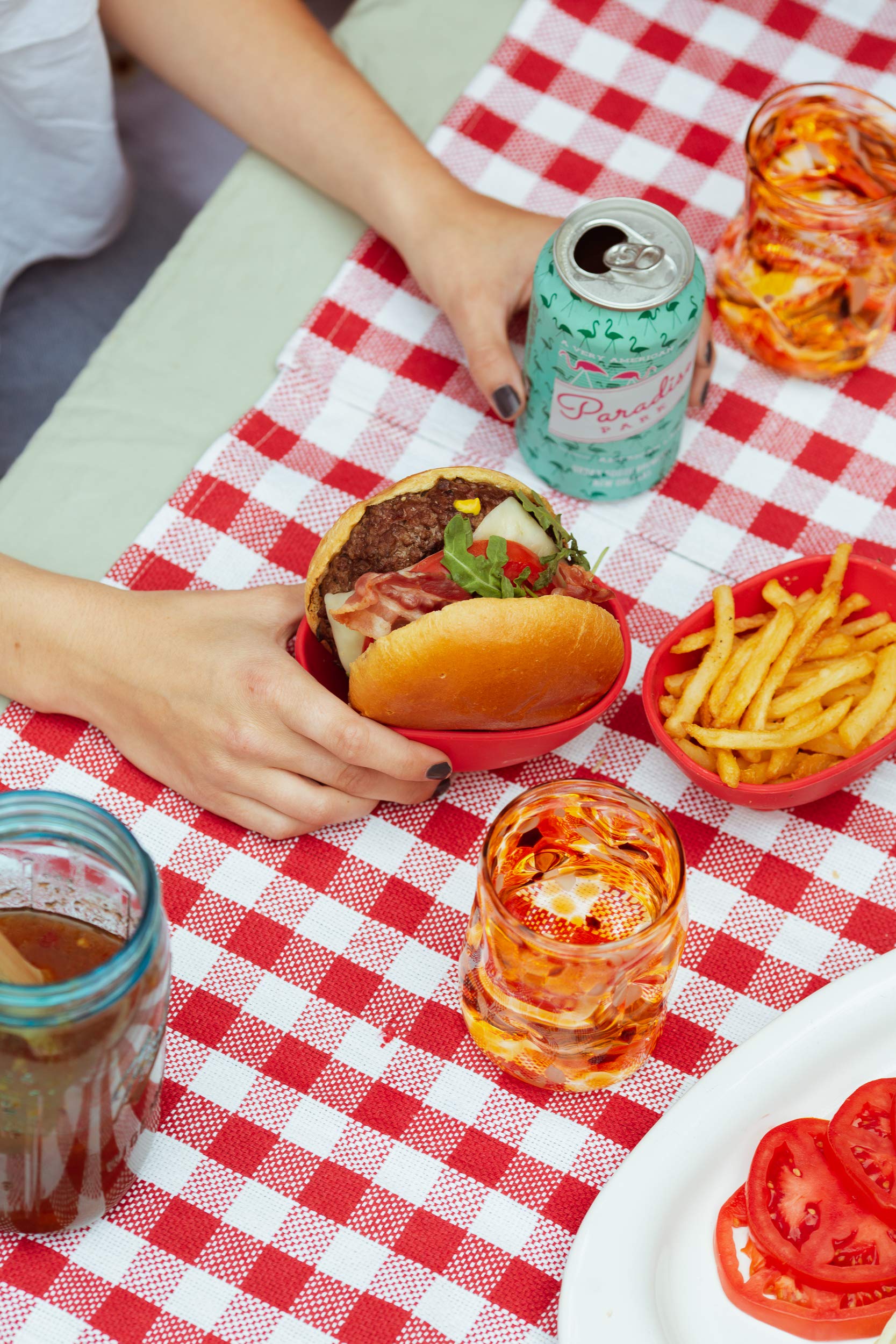 Burger Buddy Sandwich Holders 4 Pack, Flexible Silicone Bowls for Holding Hamburgers, Sloppy Joes, BBQ and Snacks, Heat Resistant and Microwave Safe, Reusable