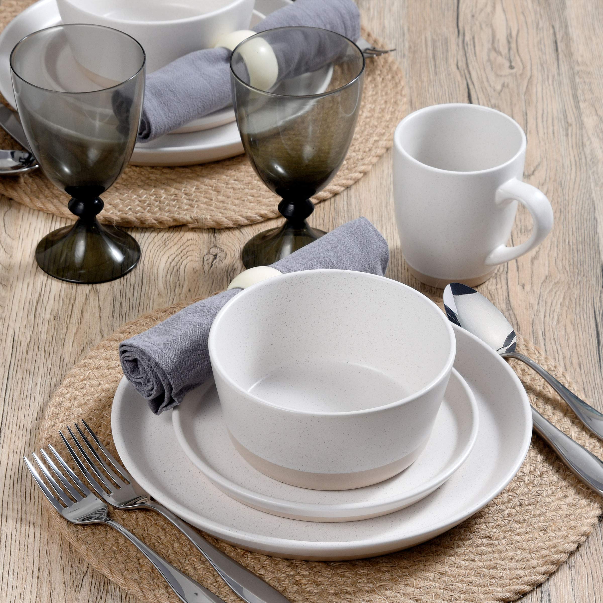 Pfaltzgraff Hudson 16-Piece Dinnerware Set, Beige