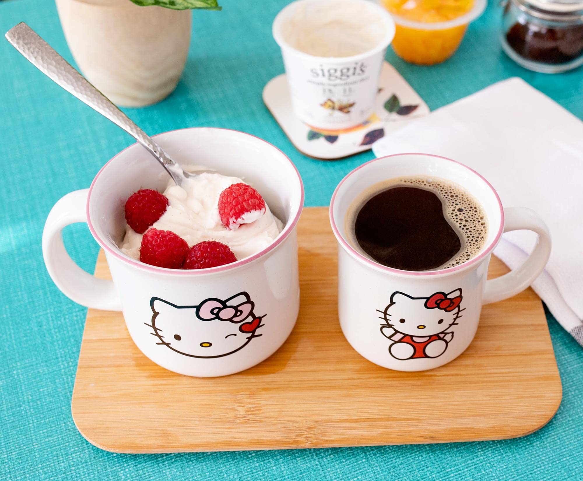 Toynk Hello Kitty 9 and 16 Ounce Ceramic Camper Mug Set of 2