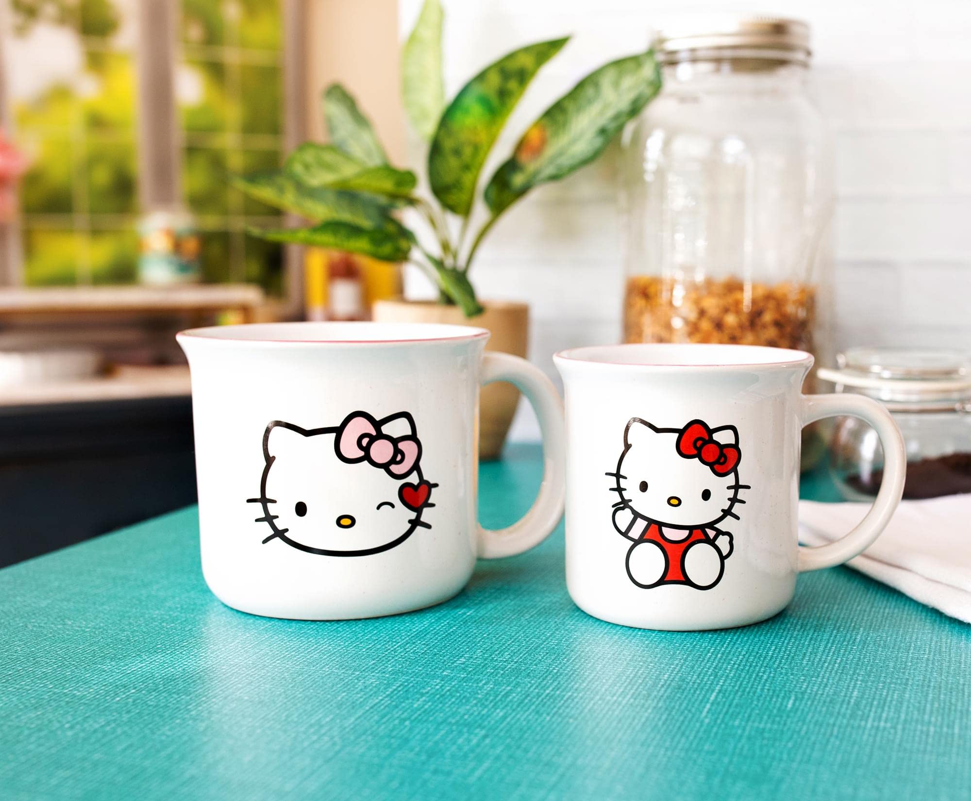 Toynk Hello Kitty 9 and 16 Ounce Ceramic Camper Mug Set of 2